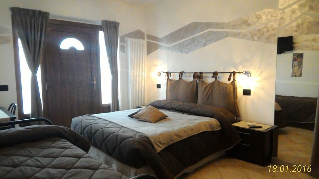 Bed and Breakfast La Casa Del Grillo 1 Aosta Habitación foto